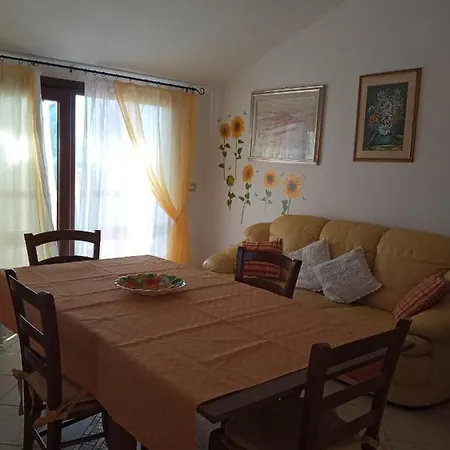 Casa Girasole 아파트 카스텔사르도