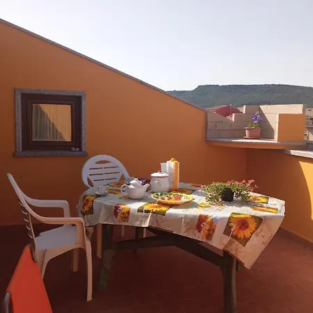 Casa Girasole 아파트 카스텔사르도