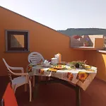 Casa Girasole 아파트 카스텔사르도